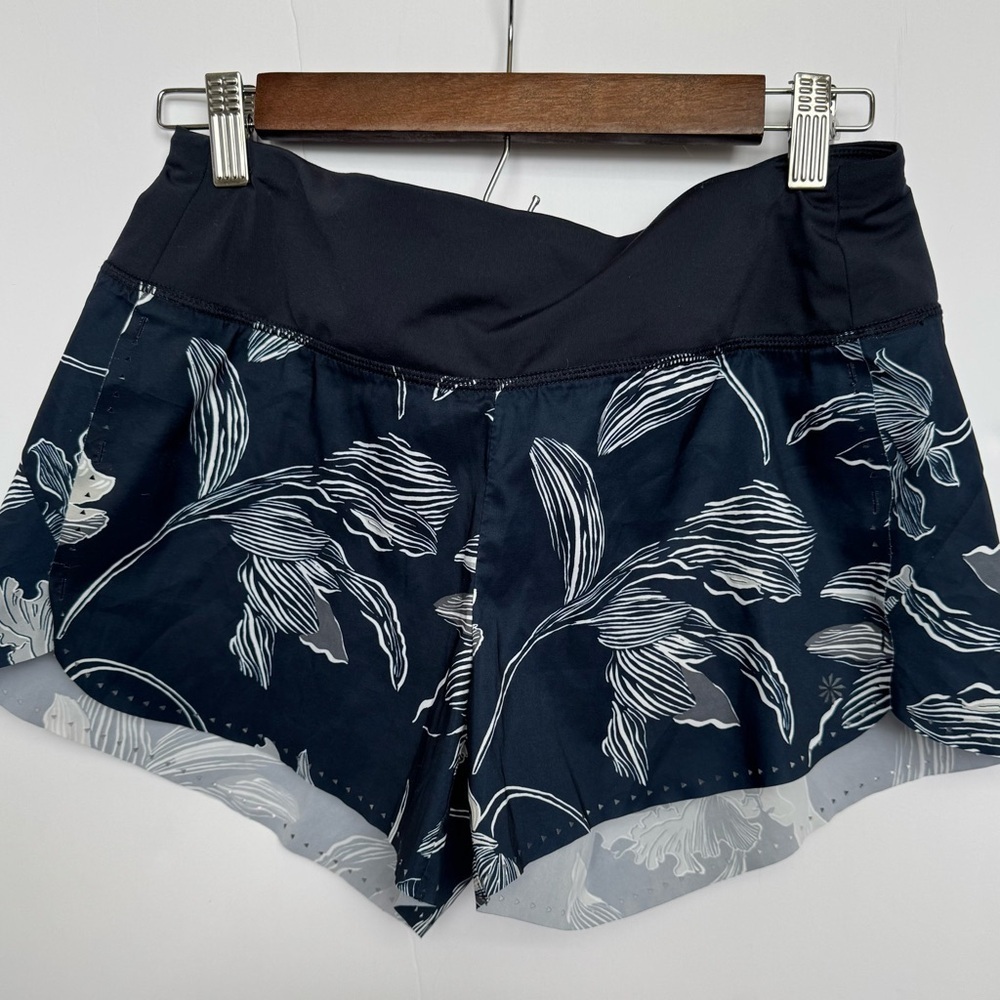 Athleta Laser Run Shorts size S
